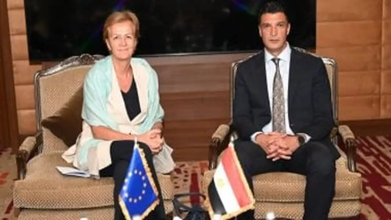 وزير الصناعة يكشف عن أنظمة جديدة لتخصيص الأراضي الصناعية قريبًا